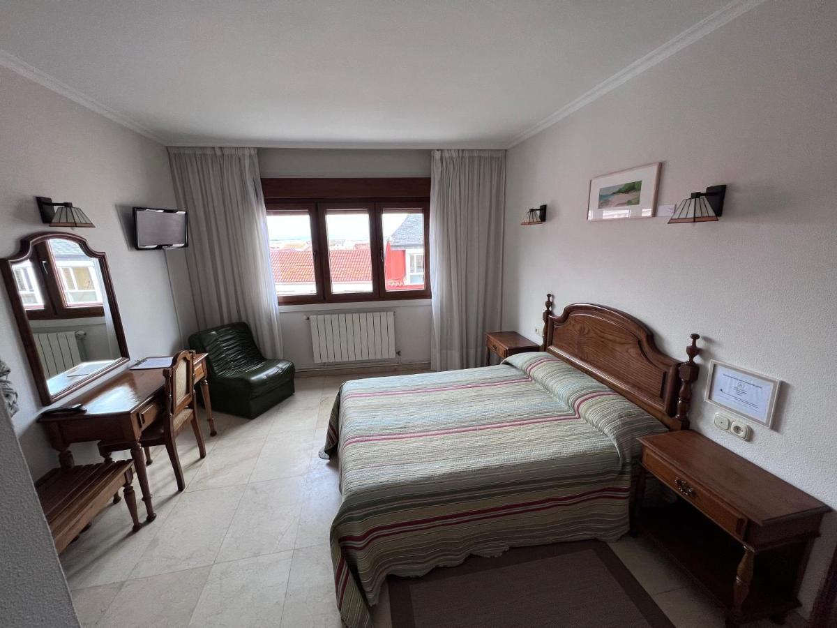 Hotel Serantes Эль-Грове Экстерьер фото