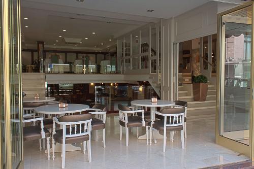 Hotel Serantes Эль-Грове Экстерьер фото