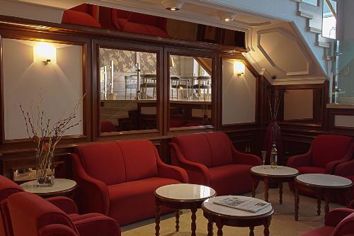 Hotel Serantes Эль-Грове Экстерьер фото