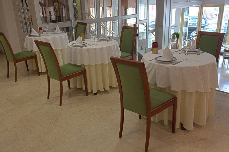 Hotel Serantes Эль-Грове Экстерьер фото